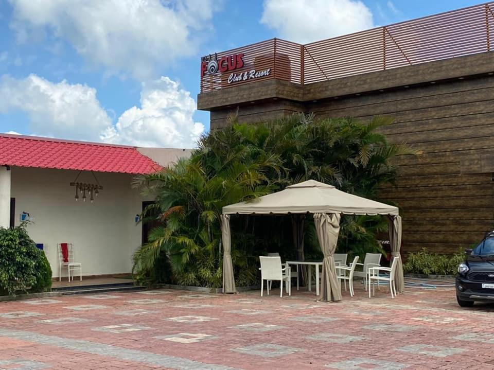 Focus Club And Resort رانشي المظهر الخارجي الصورة