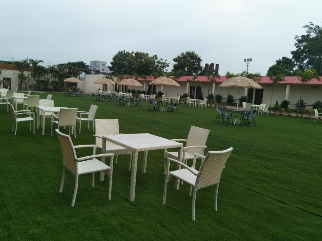 Focus Club And Resort رانشي المظهر الخارجي الصورة