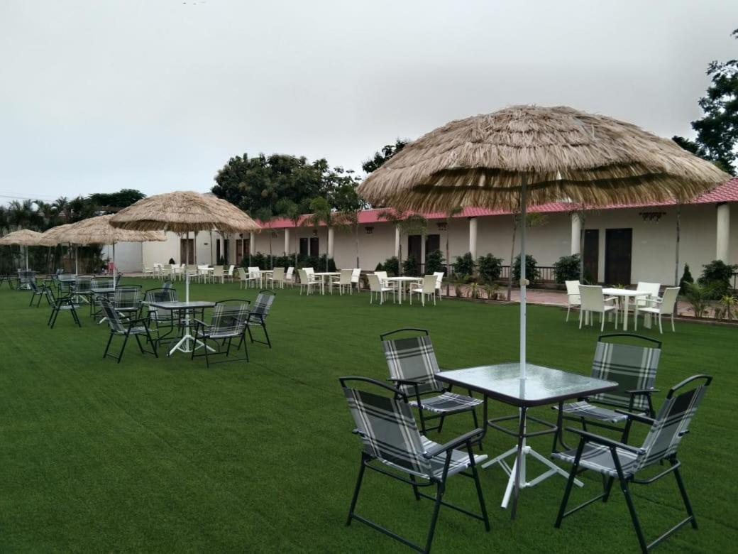 Focus Club And Resort رانشي المظهر الخارجي الصورة